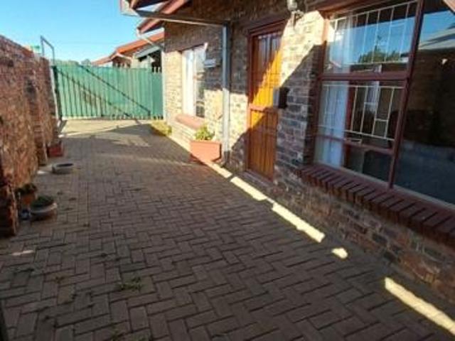 Townhouse for rent in Lejweleputswa, Free State