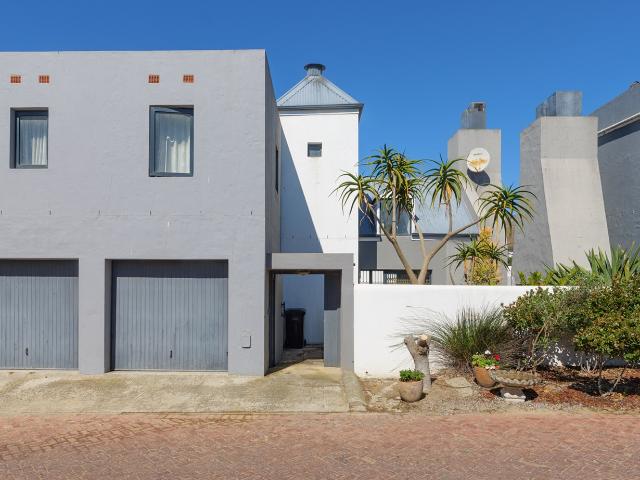 Townhouse for sale in Bredasdorp, Cape Agulhas Local Municipality