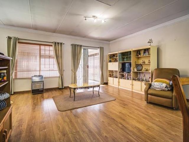Townhouse for rent in Ekurhuleni, Gauteng