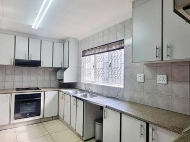 Townhouse for sale in Mount Moreland, Kwazulu-natal