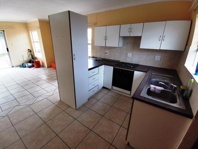 Townhouse for sale in Hartbeespoort Dam Nature Reserve, North West