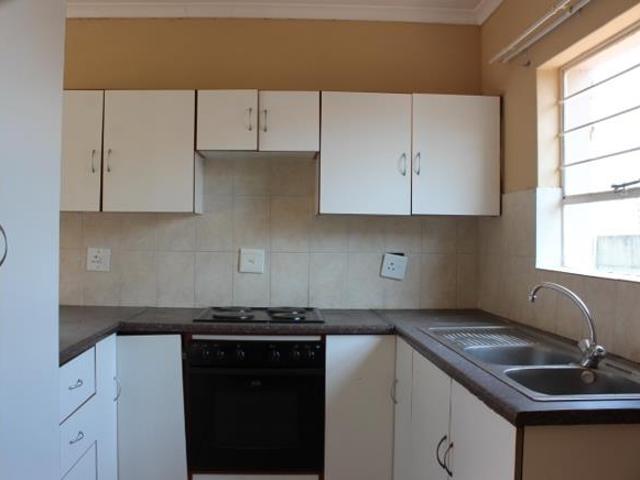Townhouse for sale in Hartbeespoort Dam Nature Reserve, North West