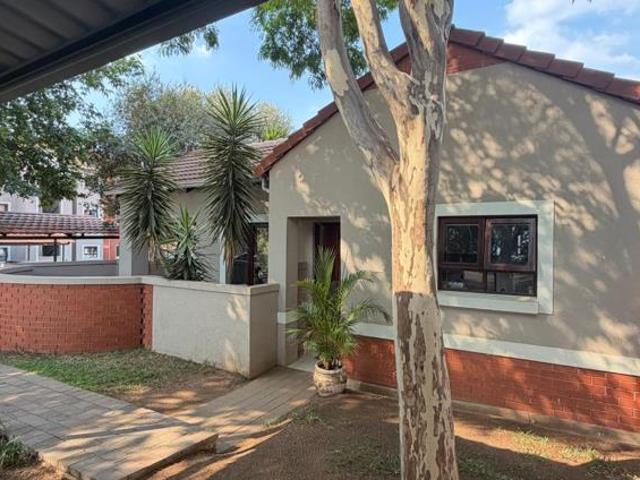 Townhouse for rent in Vosloorus, Gauteng