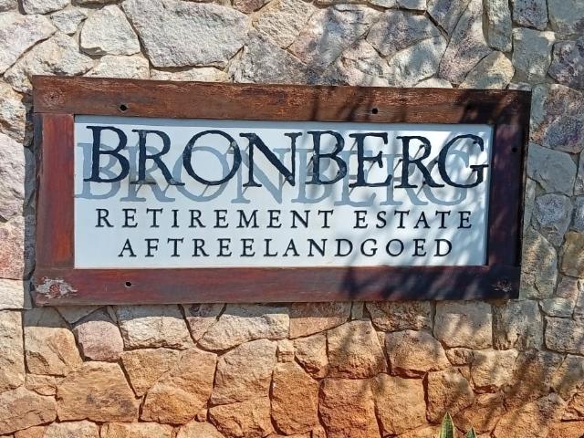 Townhouse for sale in Waterkloof, Gauteng