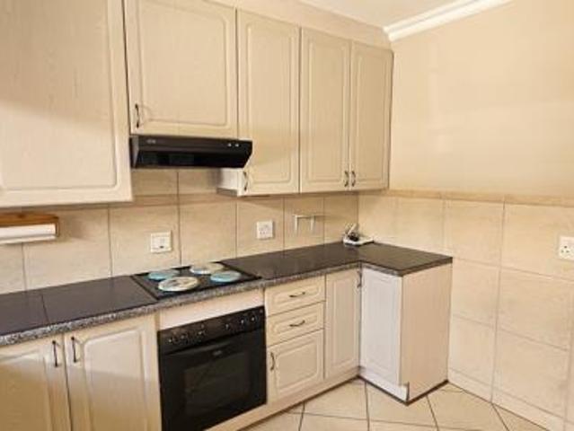 Townhouse for rent in Waterkloof, Gauteng