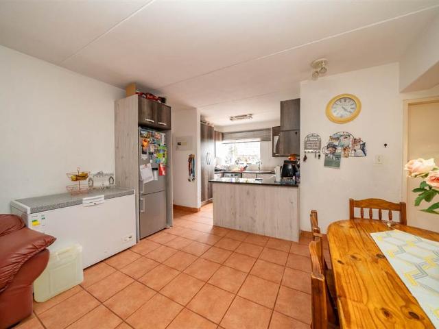 Townhouse for sale in Vosloorus, Gauteng