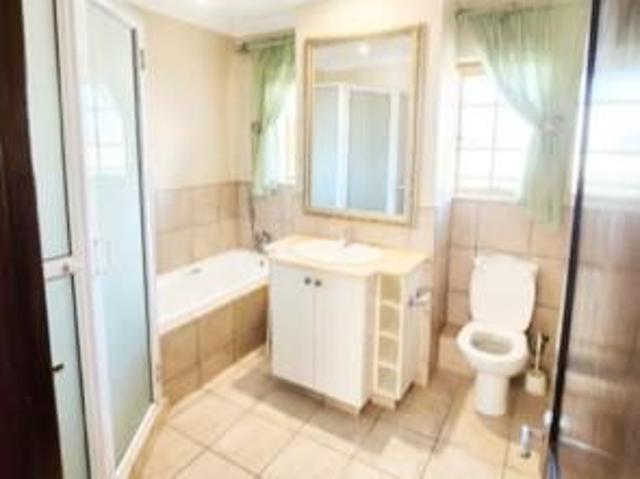 Townhouse for rent in Vosloorus, Gauteng