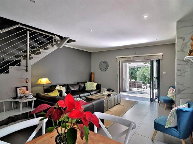 Townhouse for sale in Johannesburg, North & Sandton