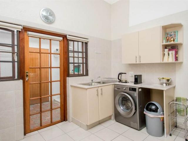 Townhouse for sale in Johannesburg, North & Sandton