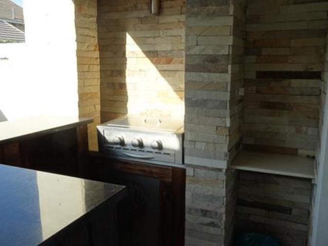 Townhouse for rent in Vosloorus, Gauteng