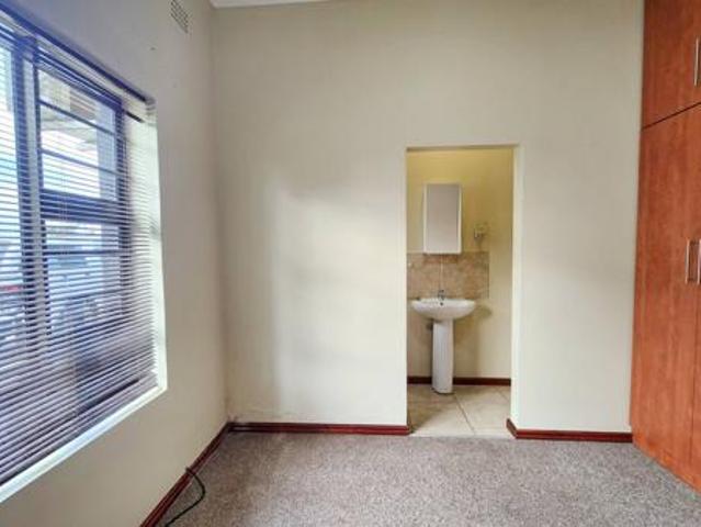 Townhouse for rent in Nelson Mandela Bay Ward 18, Nelson Mandela Bay Metropolitan Municipality