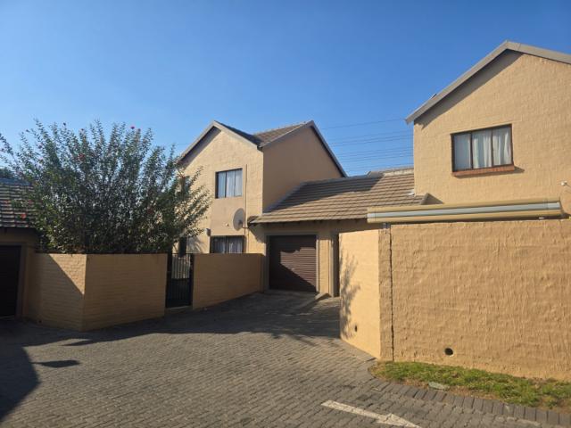 Townhouse for sale in Midrand, City of Johannesburg Metropolitan Municipality