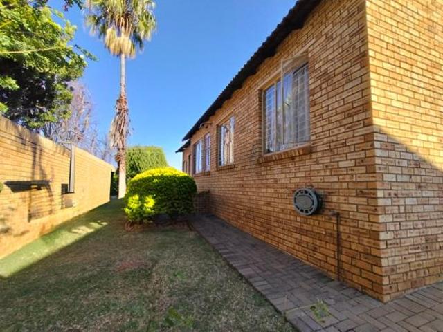 Townhouse for sale in Tlhabane, North West