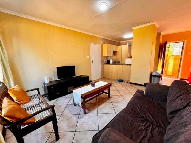 Townhouse for sale in Tlhabane, North West