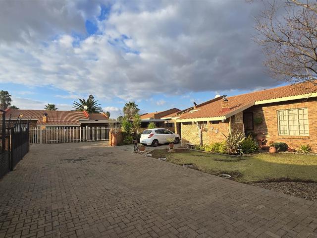Townhouse for sale in Frances Baard, Northern Cape
