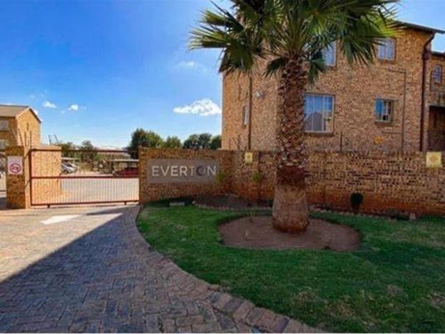 Townhouse for rent in Jansenpark, City of Ekurhuleni Metropolitan Municipality
