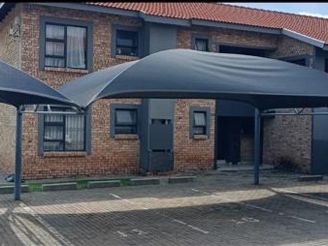Townhouse for rent in Ekurhuleni, Gauteng