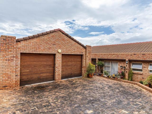 Townhouse for sale in Nooitgedacht, Gauteng