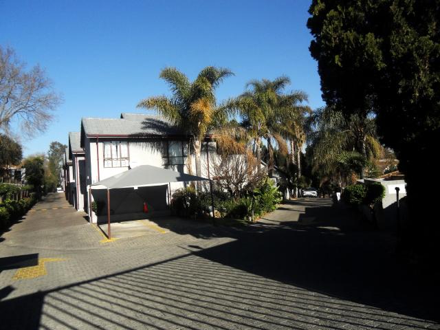 Townhouse for sale in Vosloorus, Gauteng