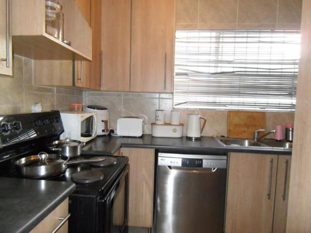 Townhouse for rent in Vosloorus, Gauteng