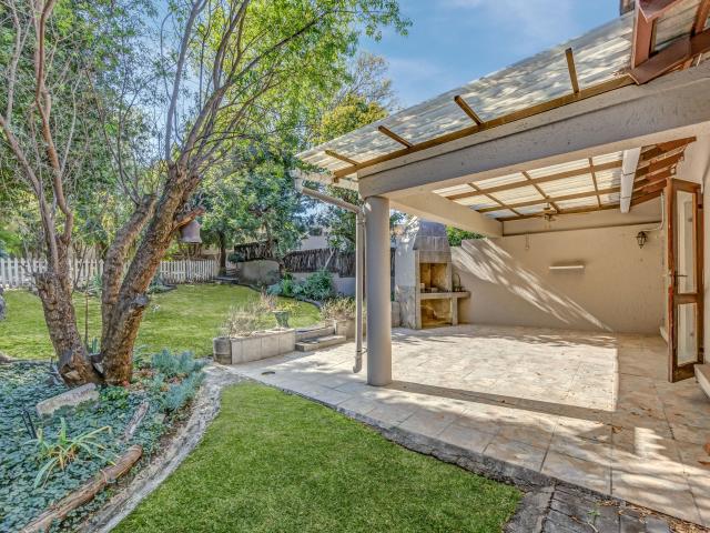 Townhouse for sale in Sandton, Gauteng