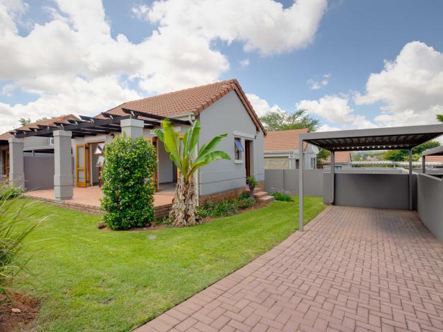 Townhouse for sale in Alexandra, Gauteng