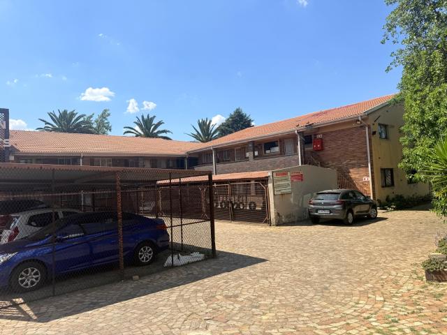 Townhouse for sale in Johannesburg, City of Johannesburg Metropolitan Municipality