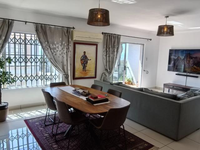 Townhouse for rent in Sandton, City of Johannesburg Metropolitan Municipality
