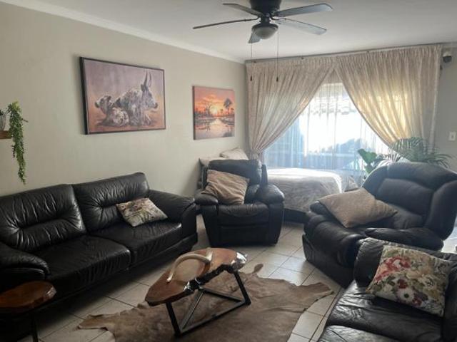 Townhouse for rent in Ekurhuleni, Gauteng