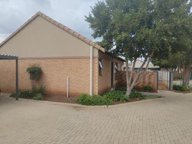 Townhouse for sale in Bloemfontein, Free State