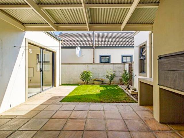 Townhouse for rent in Cape Town, Western Cape