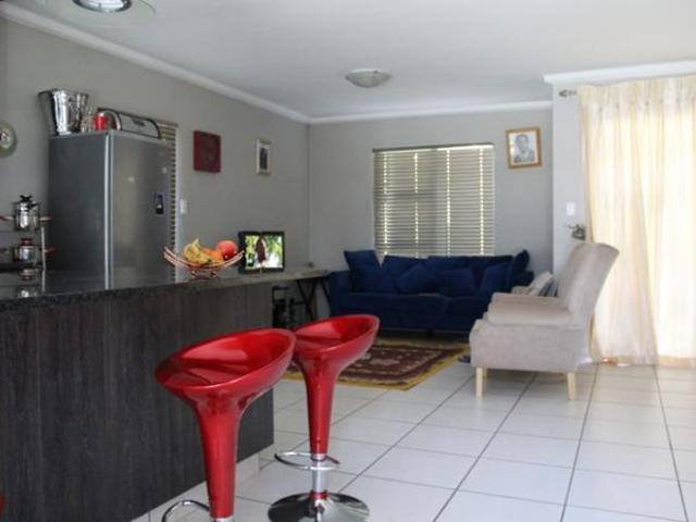 Townhouse for sale in Dr Kenneth Kaunda, North West