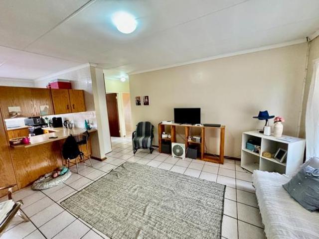 Townhouse for sale in Dr Kenneth Kaunda, North West