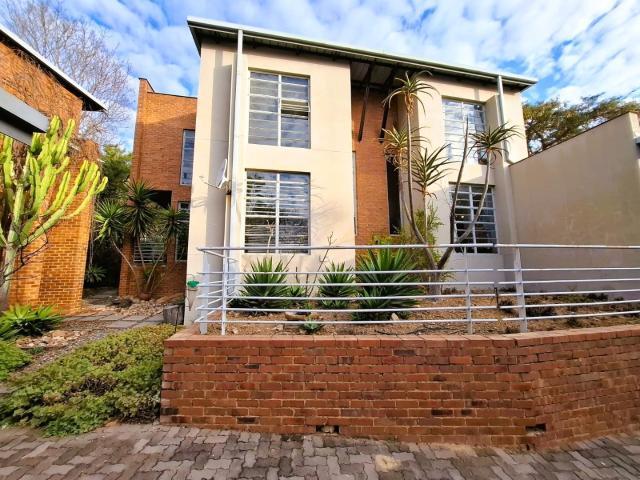 Townhouse for sale in Waterkloof, Gauteng