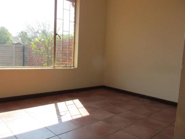 Townhouse for rent in Pretoria, City of Tshwane Metropolitan Municipality