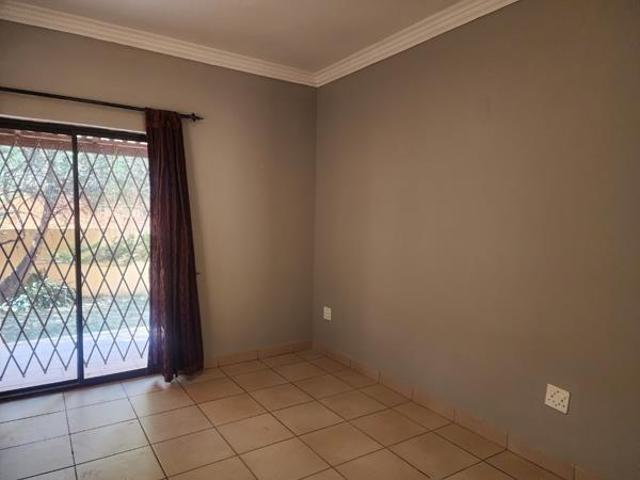 Townhouse for sale in Dr Kenneth Kaunda, North West
