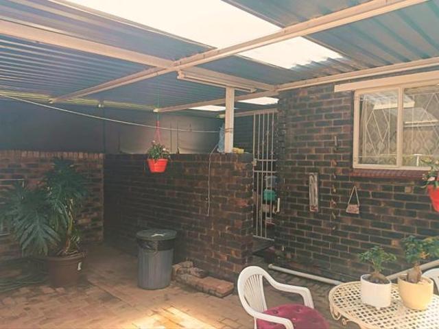 Townhouse for sale in Vereeniging, Emfuleni Local Municipality