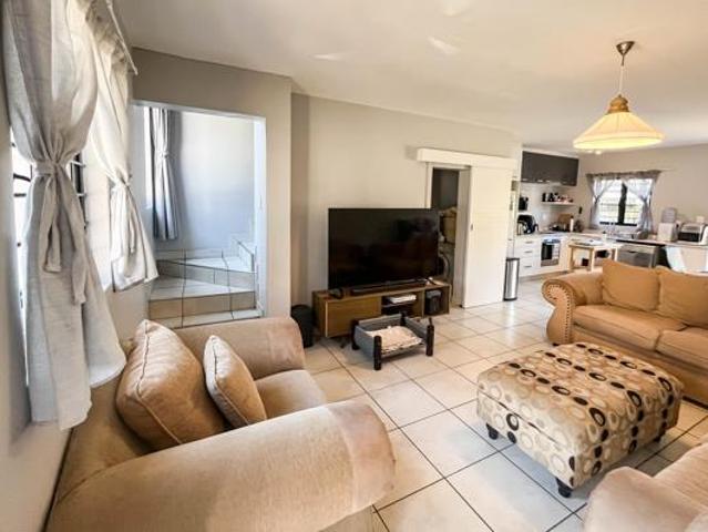 Townhouse for rent in Seaview, Kwazulu-natal