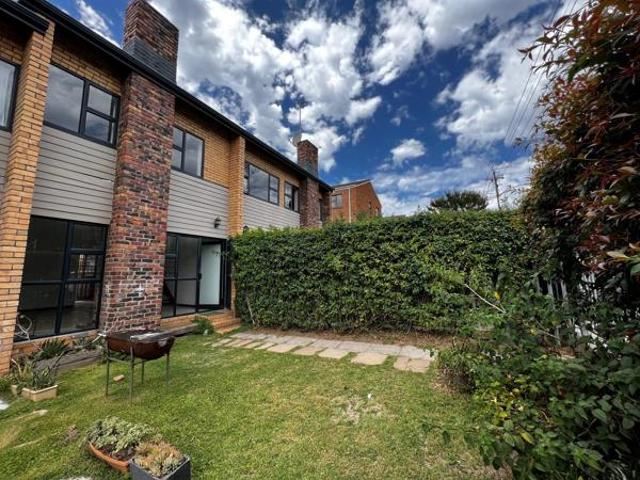 Townhouse for rent in Cape Town, Western Cape
