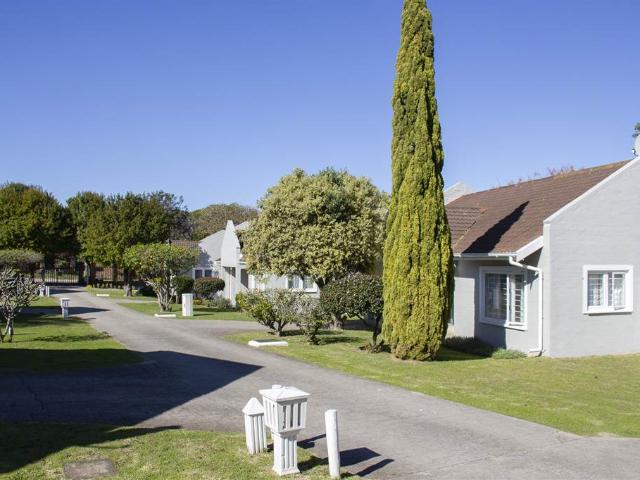 Townhouse for sale in Bushmans River Mouth, Eastern Cape