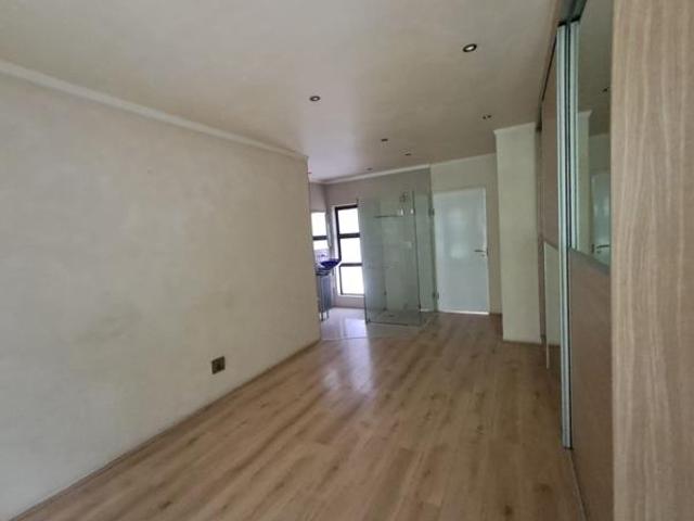 Townhouse for rent in Waterkloof, Gauteng