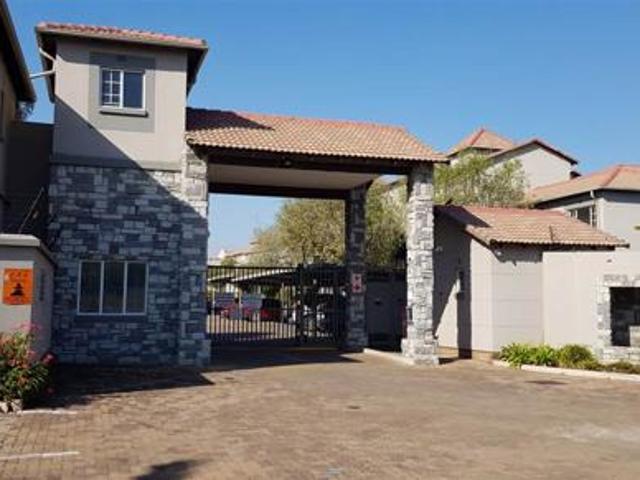 Townhouse for rent in Ekurhuleni, Gauteng