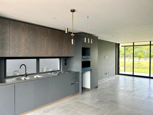 Townhouse for sale in Princess Grant, Kwazulu-natal