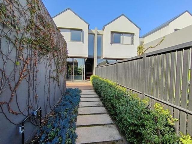 Townhouse for sale in Princess Grant, Kwazulu-natal