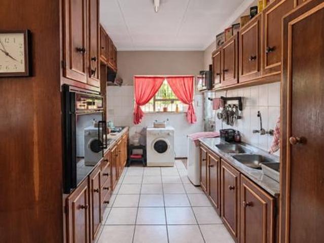 Townhouse for sale in Klerksdorp, Matlosana Local Municipality