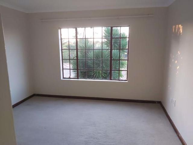 Townhouse for rent in Vosloorus, Gauteng