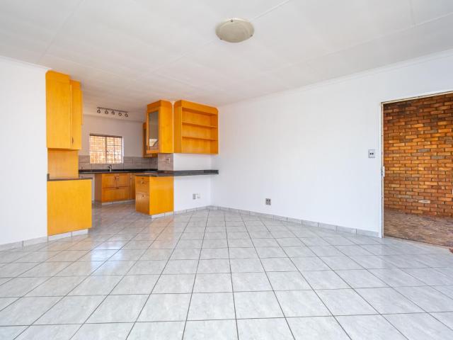 Townhouse for sale in Waterkloof, Gauteng
