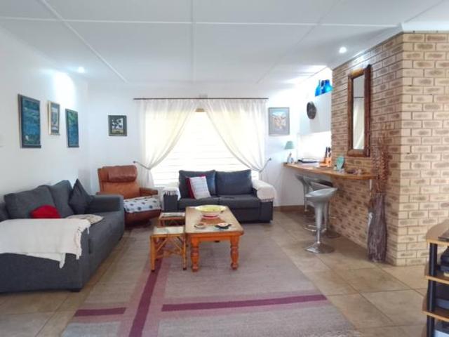 Townhouse for sale in UMhlathuze Municipality, Kwazulu-natal