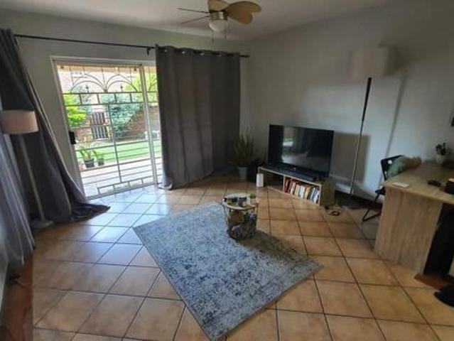 Townhouse for rent in Waterkloof, Gauteng