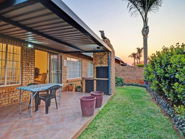 Townhouse for sale in Waterkloof, Gauteng